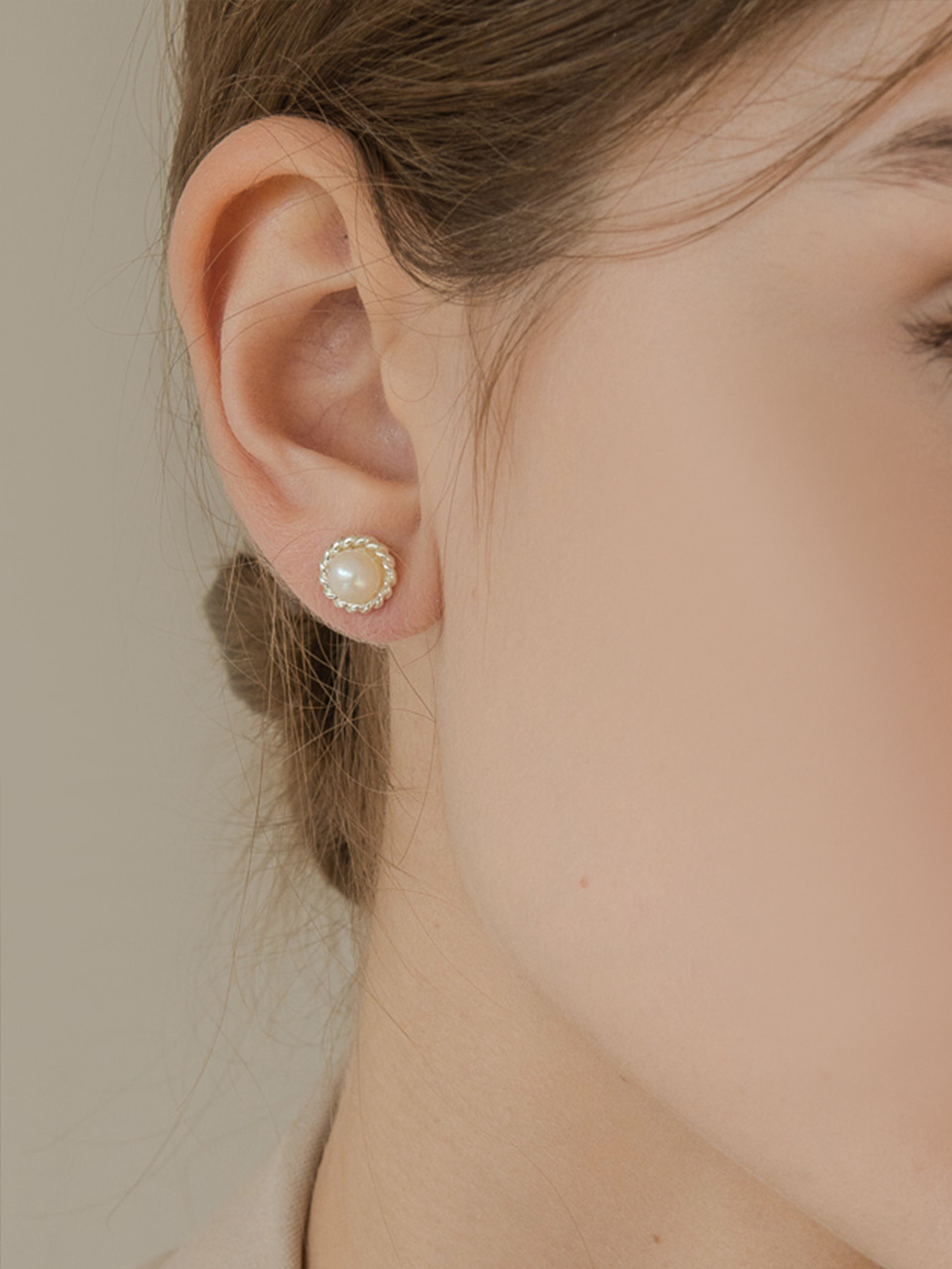 mini line pearl earring