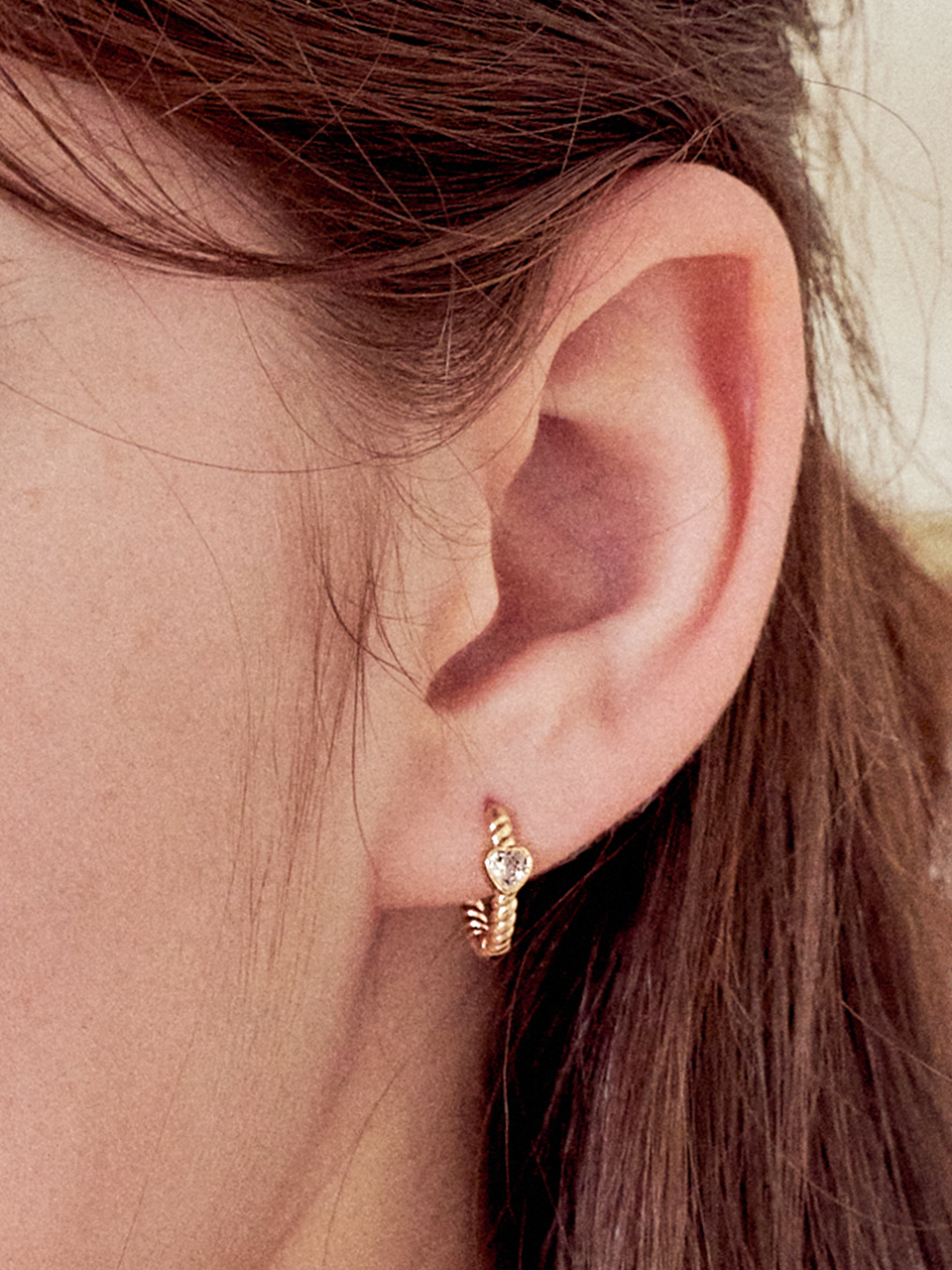 [단독][셀럽 착용] wavy heart cubic earring